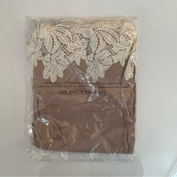 Top Off the Shoulder Mocha Lace Trim Size M NWT - Picture 6 of 9